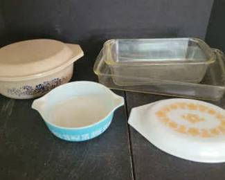  010 Vintage Pyrex