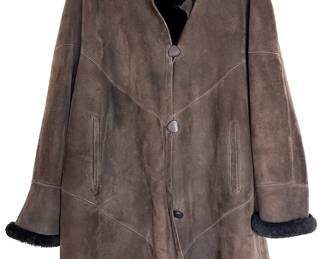 Rafel Brothers NY Sheepskin Shearling Coat, Size Medium
Lot #: 41