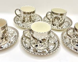 Vintage Wedgwood Demitasse Set With 5 Cups & Saucers & Set 4 New In Box Christmas Dessert Plates
Lot #: 94
