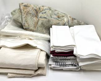 Linens: 4 Table Cloths, Runner & Over 40 Cloth Napkins, Almost All Freshly Cleaned
Lot #: 121