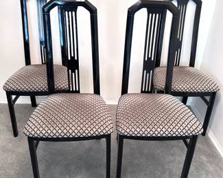 4 Italian Modern Dining Room Chairs In Black Piano Lacquer With Upholstered Seats
Lot #: 6