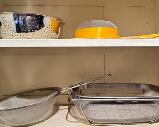 4 Strainers, Colanders & Sieves
Lot #: 126