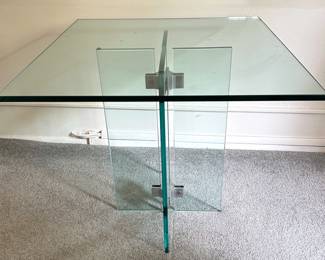 Mid Century Modern Peter Ghyczy Style Beveled Glass Top Pedestal Side Table
Lot #: 37