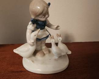 Vintage Lippelsdorf Ceramic Figurine Girl with Ducks and Goose