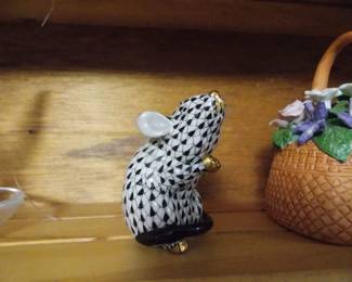 Herend Black fishnet Mouse gold accents