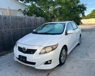2009 White Toyota Corolla - 165,000 miles - Clean title
VIN# 2T1BU40E99C16064