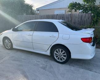 2009 White Toyota Corolla - 165,000 miles - Clean title
VIN# 2T1BU40E99C16064