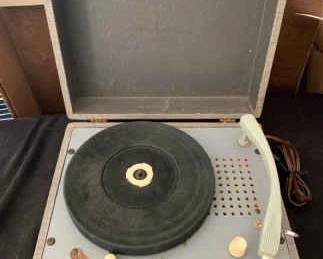 Vintage Suitcase Vinyl Record Player