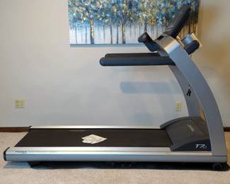 Life Fitness T7-0 Treadmill