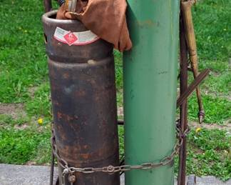 Welding Cart with Oxygen and Acetylene Tanks, Gauges, Hoses And Cutting Torch