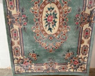 This is a beautiful area rug! EXCELLENT CONDITION! 