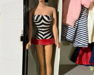 Vintage 1961 Barbie Ponytail #5 Model #850 Brunette Curly Bangs! 