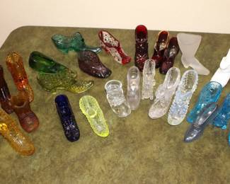 Glass collector shoes