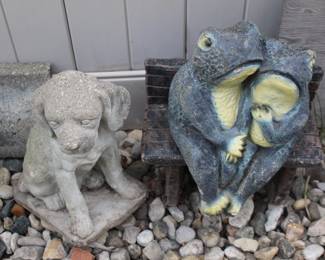 Small concrete items, frogs and dogs