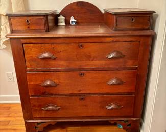 Victorian Chest of Drawers