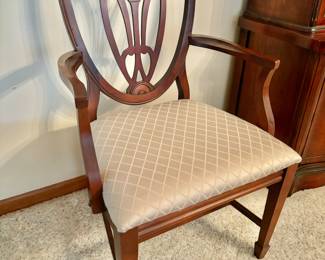 Arm Chair to a set of 8 Dining Chairs