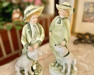 Figurines