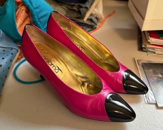 Authentic vintage Paloma Italian pumps