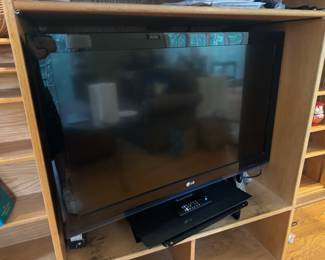 LG 37CS560 LCD HDTV - July 2012