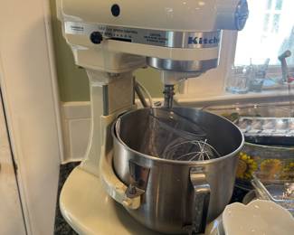 KitchenAid K5SSWH White Heavy Duty 5qt Lift Mixer Bowl Attachments 10 Speed