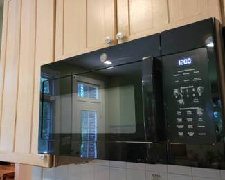 GE Above Stove Microwave