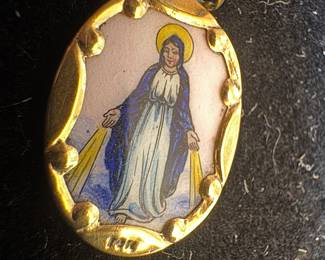 14K Gold Religious Penant