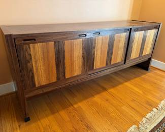 Dyrlund Danish MCM Rosewood Rectangular 3 Sliding Door Sideboard (19"D x 77"W x 29-1/2"H)