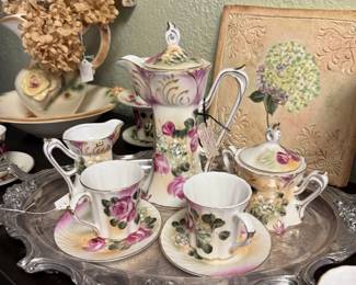 Beautiful tea sets.