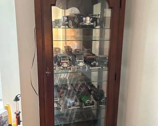 None of the collectible cars in the curio will be available. All have gone to auction by start of sale!!