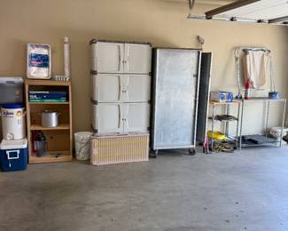 Rubbermaid Cabinet