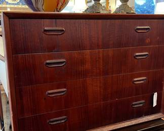 Four drawer chest
