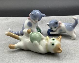 Porcelain cats