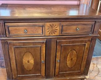 Small Buffet/Cabinet