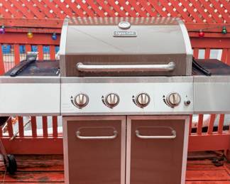 Dyna-Glo 4-Burner Propane Gas Grill.