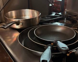 Skillets (non stick)
