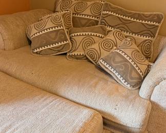 Oversized Love Seat. There is also a Sofa and chair in this set