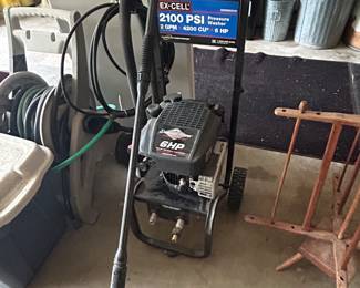 Briggs & Straton 2100 PSI power washer