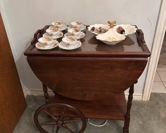 Serving cart