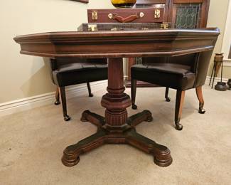 Table by Heritage, has two leaves