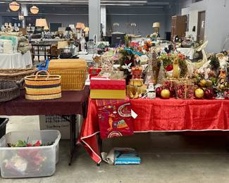 Holiday Decor, Baskets & Party Items!