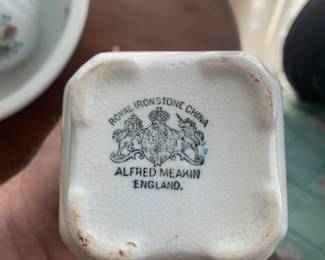 Alfred Meakin Royal Ironstone Backstamp