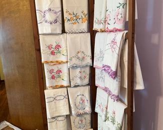 #54 - $60 - 2 - Panel Quilt Rack 72H