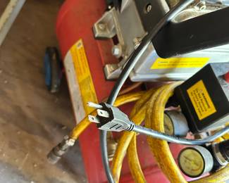 #62 - $100 - Air compressor