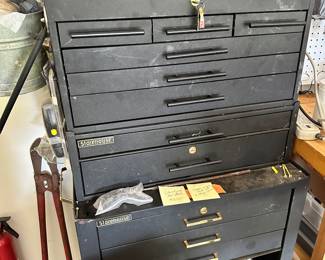 #60 - $350 - Powermast tool chest with some tools