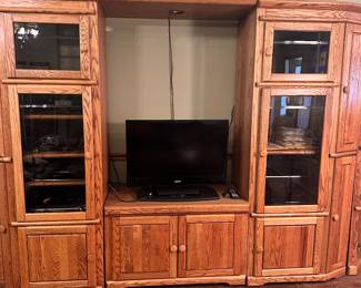 #25 - $400 - 6-Piece Oak Entertainment Center 81H X 144"W X 22D