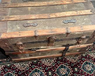 #4 - $80 - Flat Top Trunk