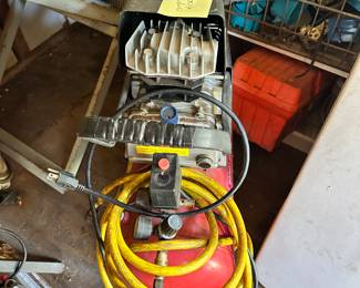 #62 - $100 - Air compressor