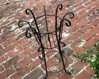 #93 Black Metal Plant Stand - 25" Tall $20.00