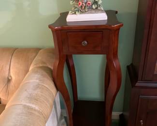 #29 end table with 1 drawer 13x13x36 $100.00
