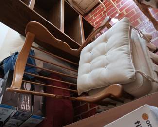 Nice White cusion chair